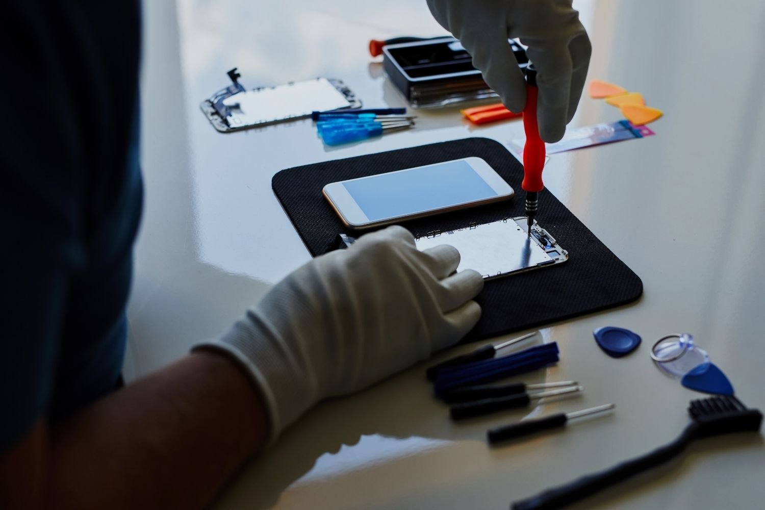 Reducing Stress and Staying Connected: The Impact of a Trusted Phone Repair Service on Daily Life