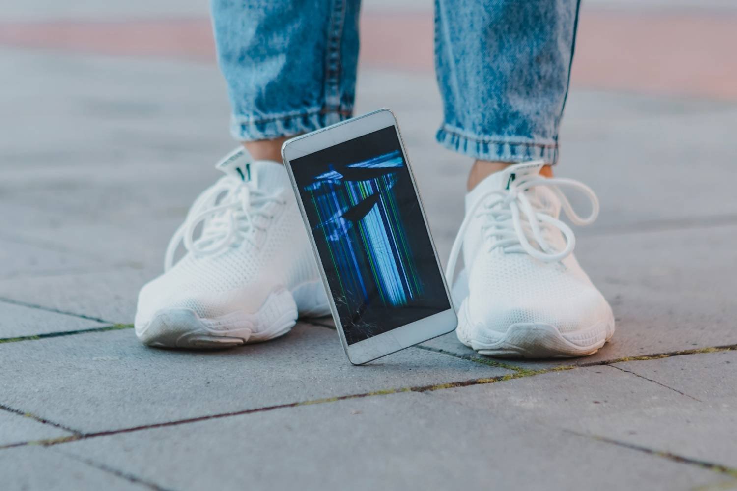 The Hidden Consequences of Dropping Your Phone: What Happens and How to Avoid It