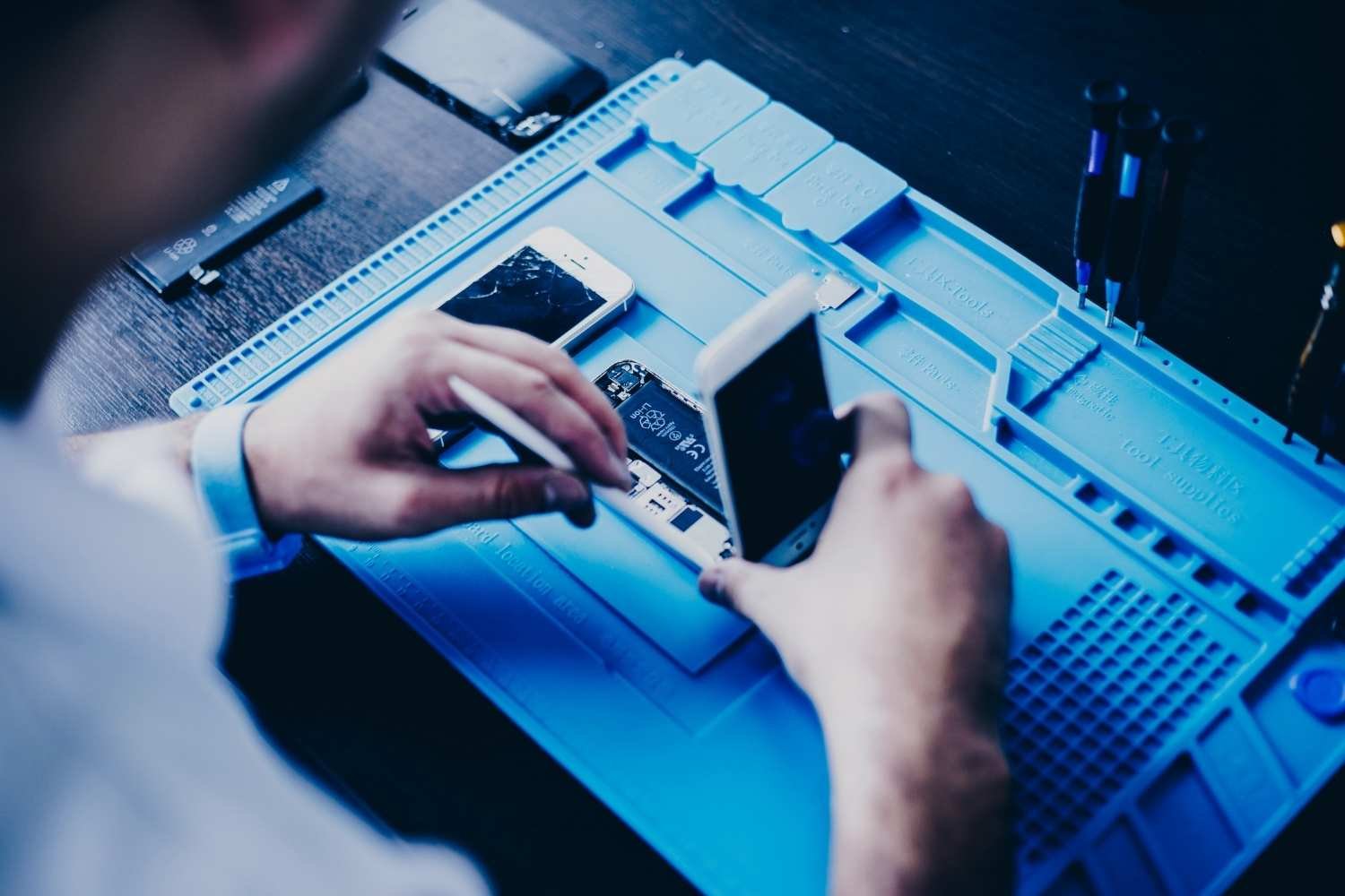 emergency phone repair